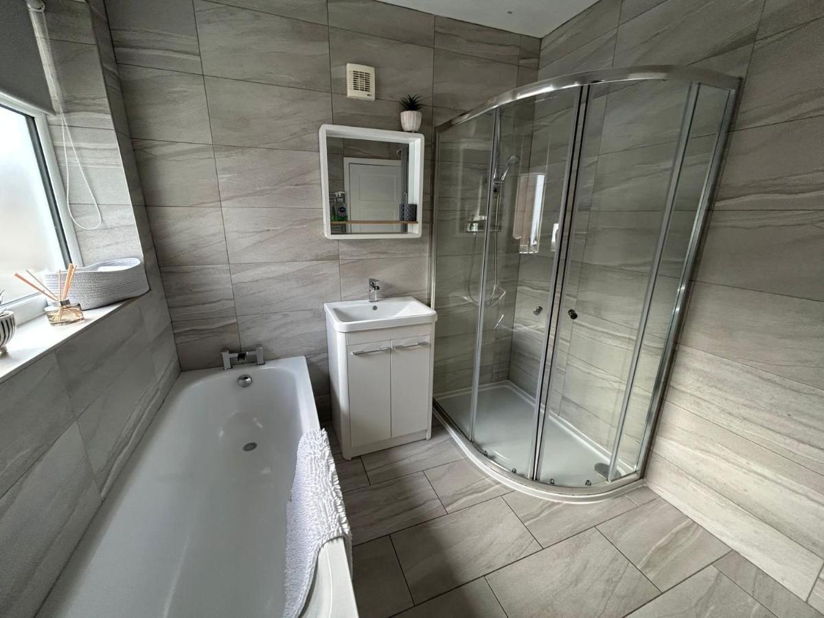 Light And Spacious Highcross Apartment Poulton-le-Fylde المظهر الخارجي الصورة