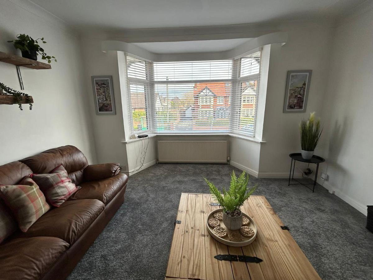Light And Spacious Highcross Apartment Poulton-le-Fylde المظهر الخارجي الصورة